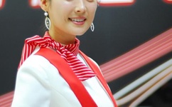 粉嫩被两个黑粗大频繁进出